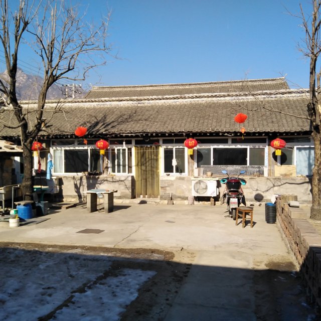 密云区溪翁庄镇农村老宅出租，可翻建，近密云水库