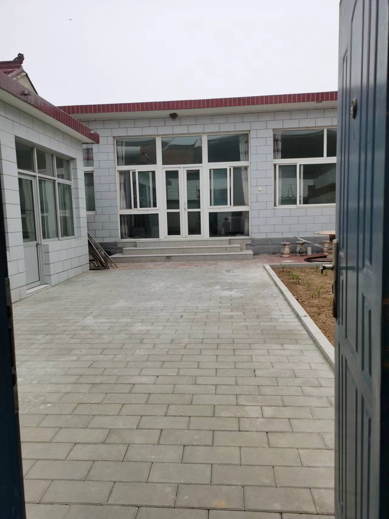 密云水库附近农村小院出租，密云区溪翁庄镇，院里可种菜，配套齐全直接入住