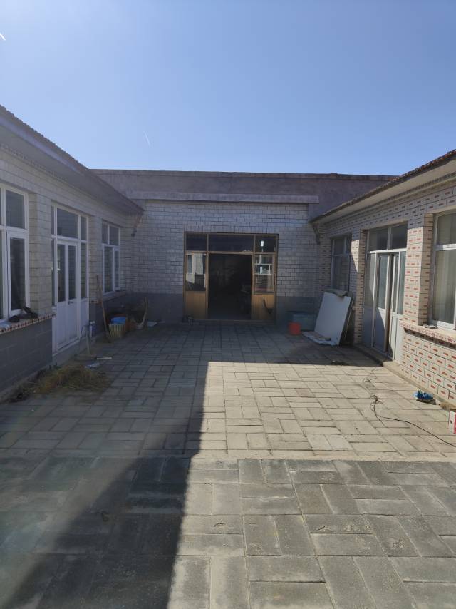 通州区永乐店镇农村平房小院出租，可仓储，有天然气，近京津高速
